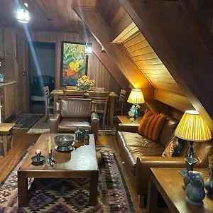 https://the-braun-house.camposdojordaohotels.net